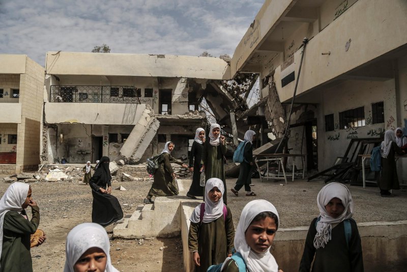 Pigeskolen al-Munadhil efter saudisk bombardement